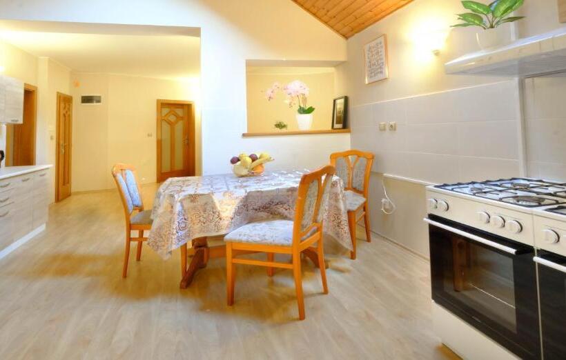 بنسيون Vila24 Levice