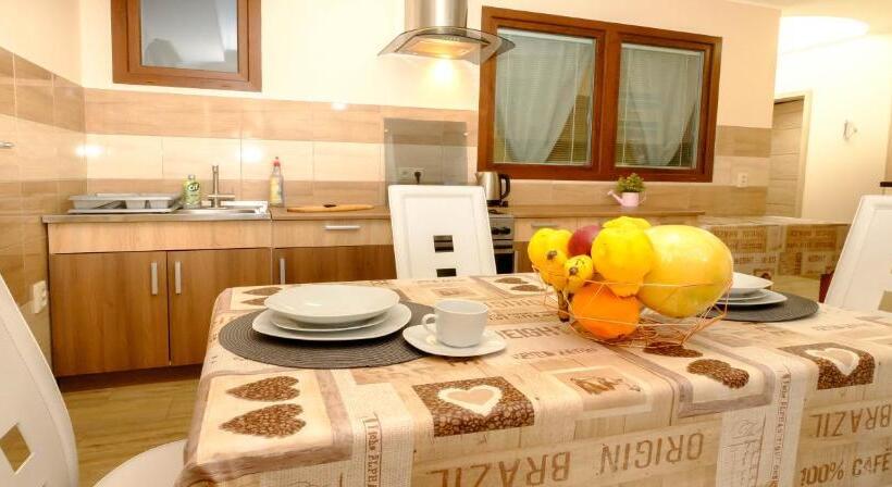 بنسيون Vila24 Levice