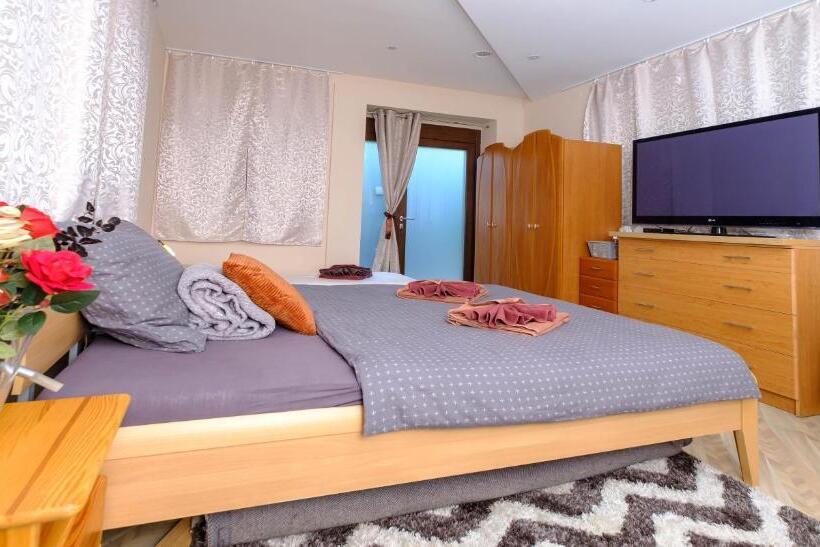 بنسيون Vila24 Levice