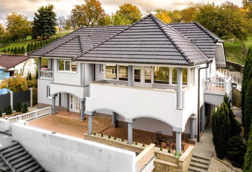 بنسيون Vila24 Levice