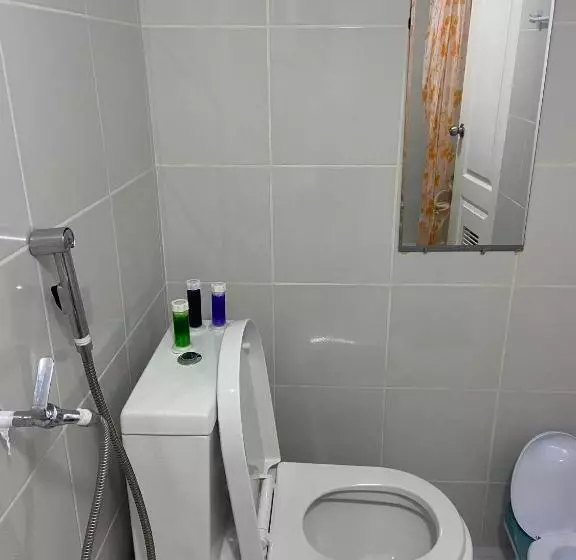 ユースホステル Staycation @bali Oasis 2  2br Unit With Sunset View