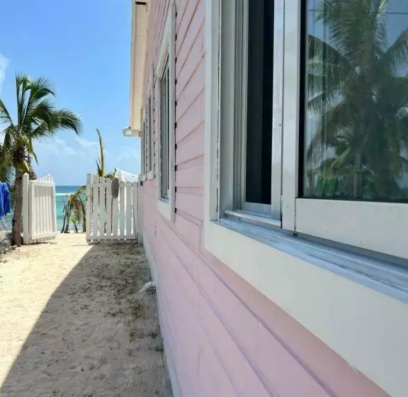 ベッドアンドブレックファースト Casa Rosada Beach Front