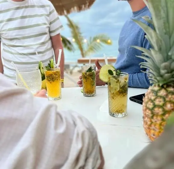 ベッドアンドブレックファースト Casa Rosada Beach Front