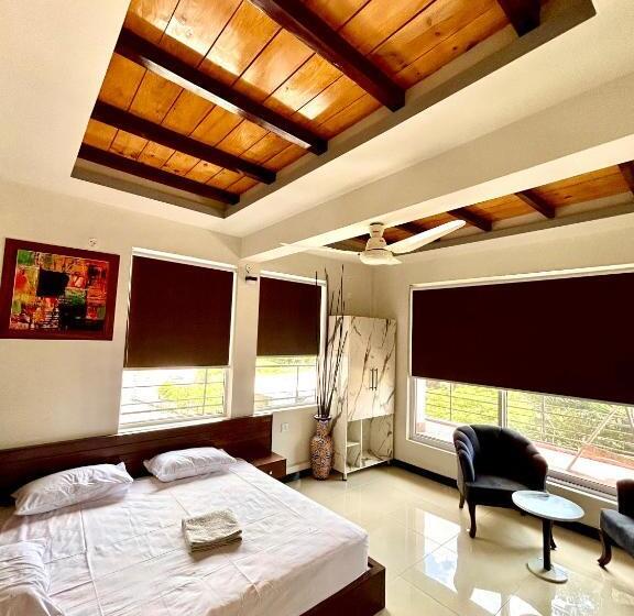 هتل Summit Resorts