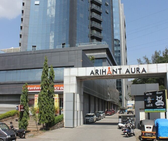 ホテル The Monarch Turbhe