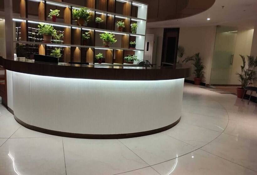 ホテル The Monarch Turbhe