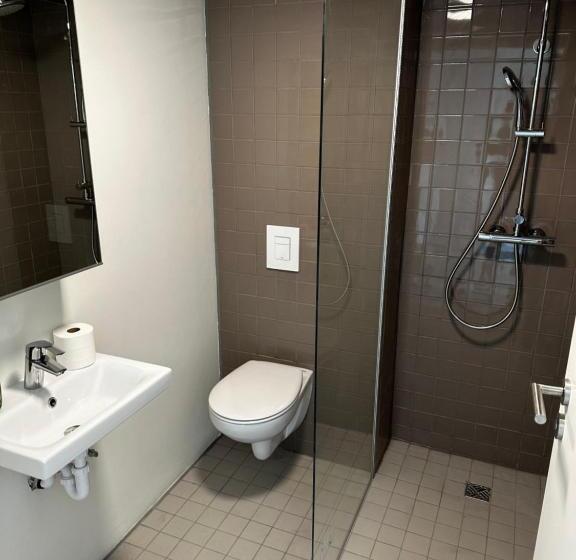 پانسیون Fisherman Guesthouse Flateyri