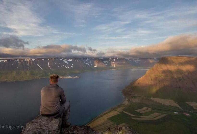 پانسیون Fisherman Guesthouse Flateyri