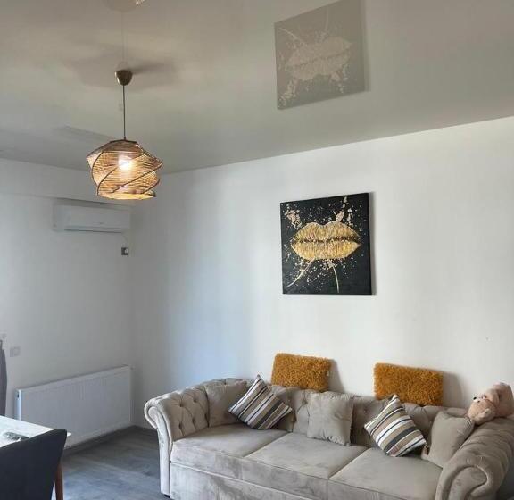 Almar Luxury Residence Renting Apartments & Free Pool