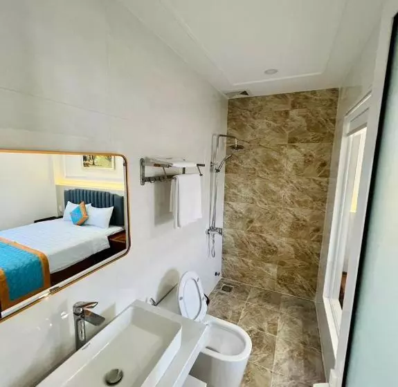 هتل Khách Sạn Biển Xanh