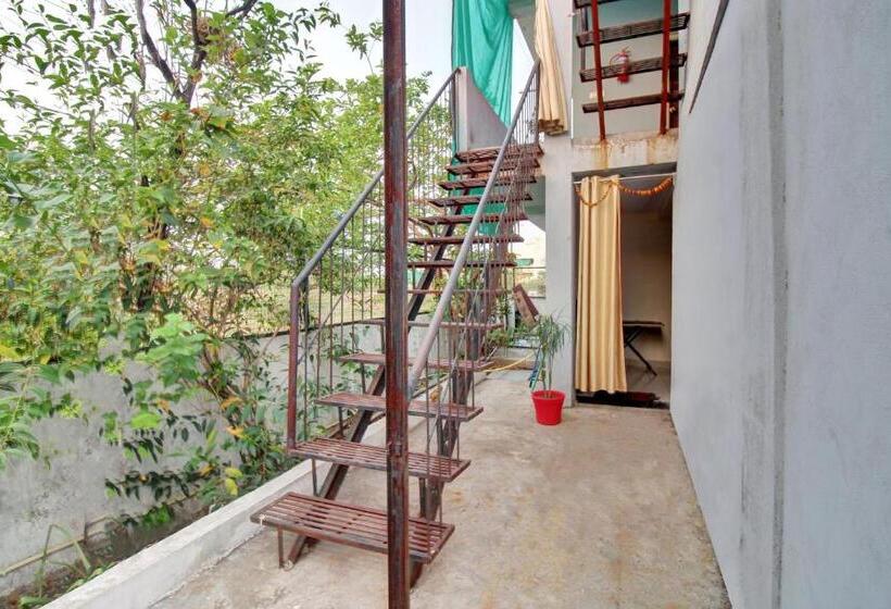 Hotel Oyo Flagship 81143  Green Farm