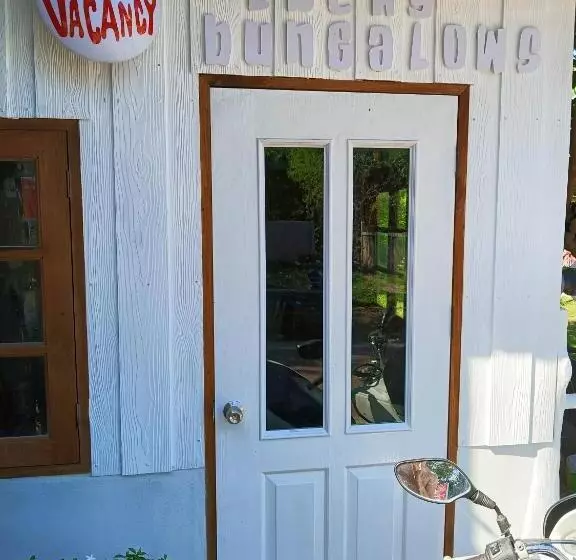 リゾートホテル Lucky Bungalows Koh Mook