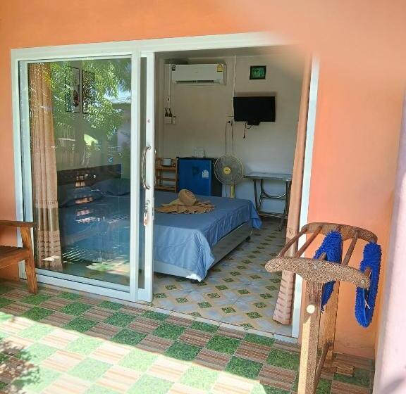 リゾートホテル Lucky Bungalows Koh Mook