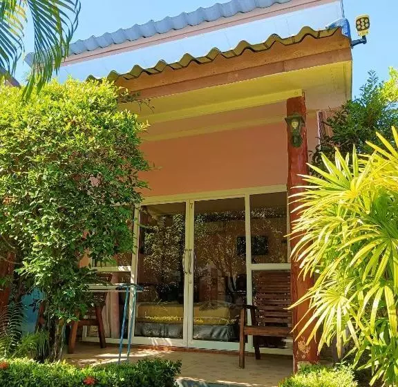 リゾートホテル Lucky Bungalows Koh Mook