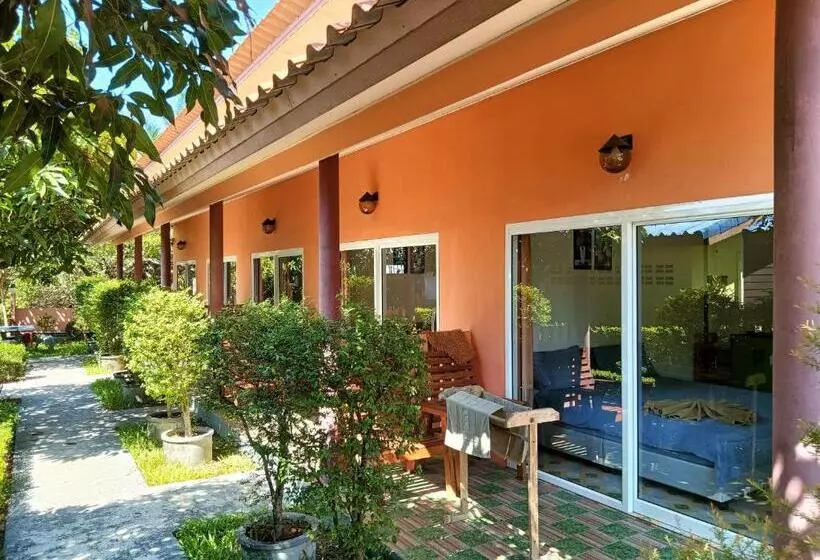 リゾートホテル Lucky Bungalows Koh Mook