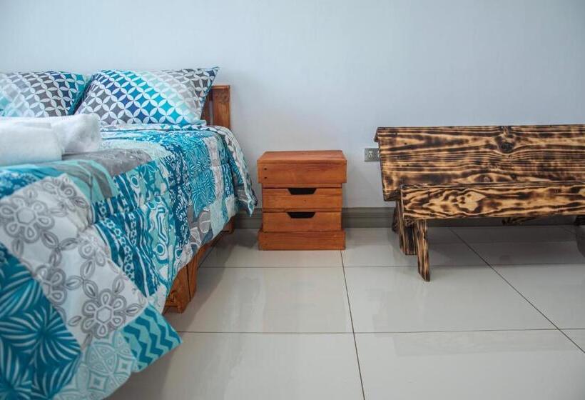 هاستل Las Carmelas, Airport Juan Santamaría, Alajuela, San José