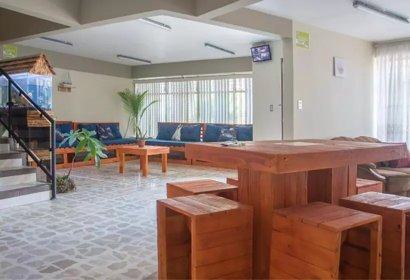 هاستل Las Carmelas, Airport Juan Santamaría, Alajuela, San José