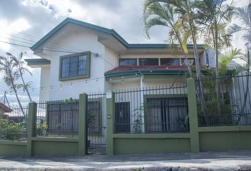 هاستل Las Carmelas, Airport Juan Santamaría, Alajuela, San José