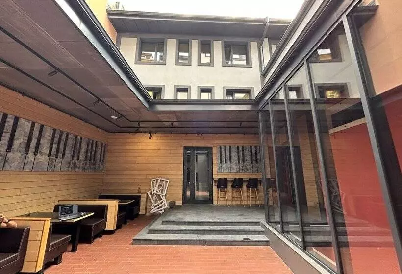 Art Hotel 158