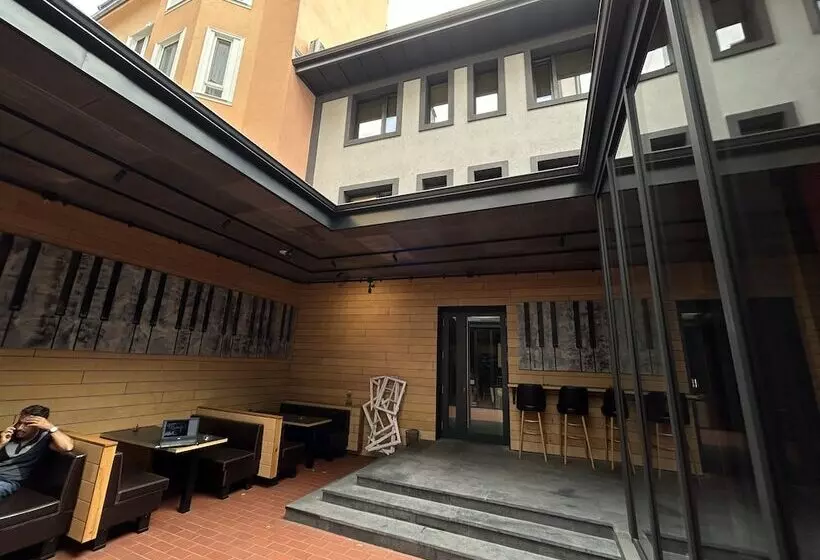Art Hotel 158