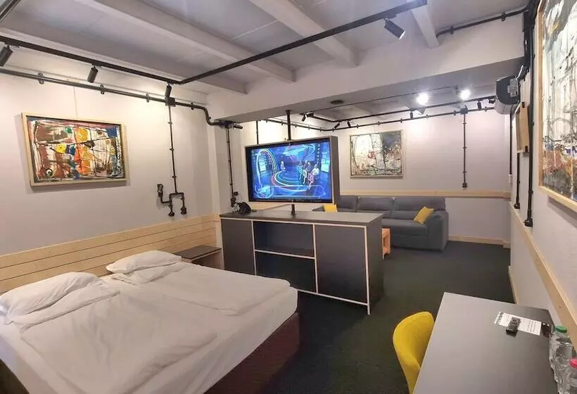 Art Hotel 158