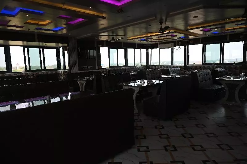 ホテル Tulusi Inn