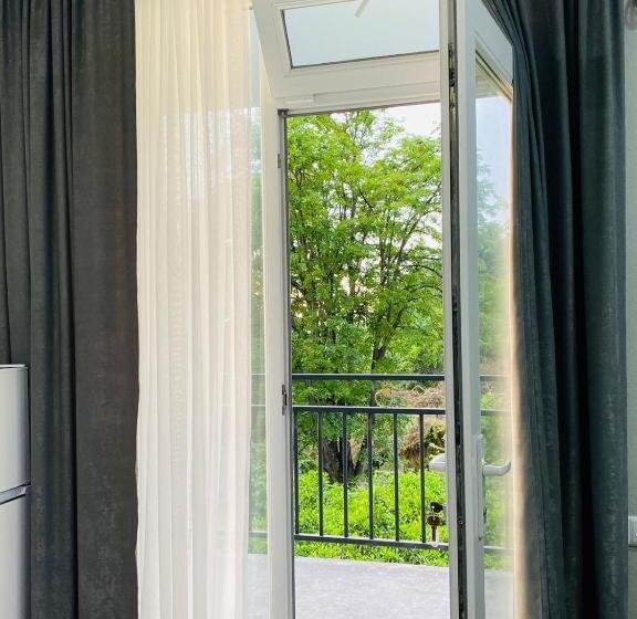 پانسیون Emma S Guest House