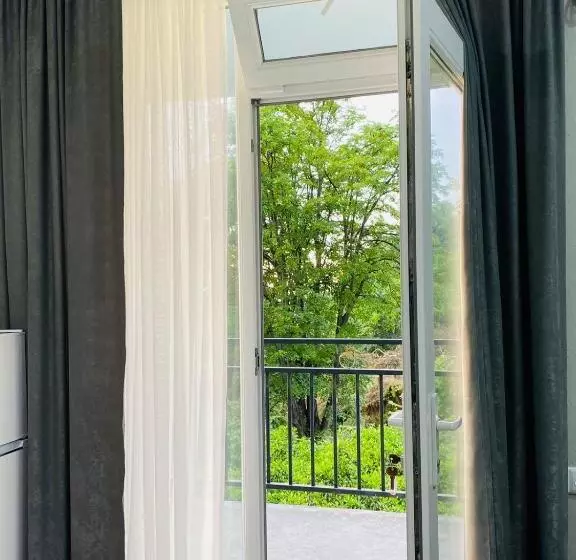 پانسیون Emma S Guest House