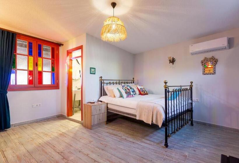 هتل Anda Beach Bistro & Rooms