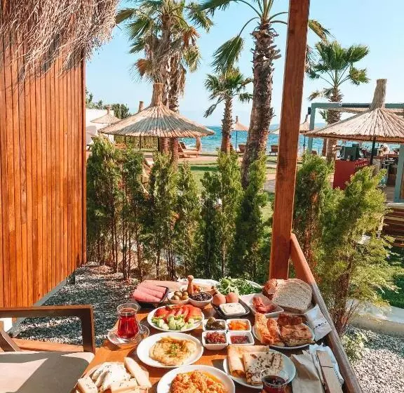 Hotelli Anda Beach Bistro & Rooms