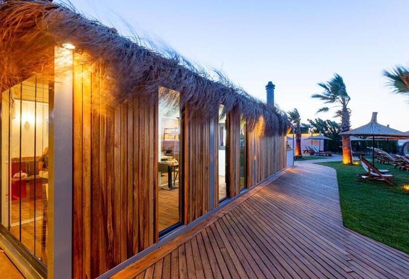 هتل Anda Beach Bistro & Rooms