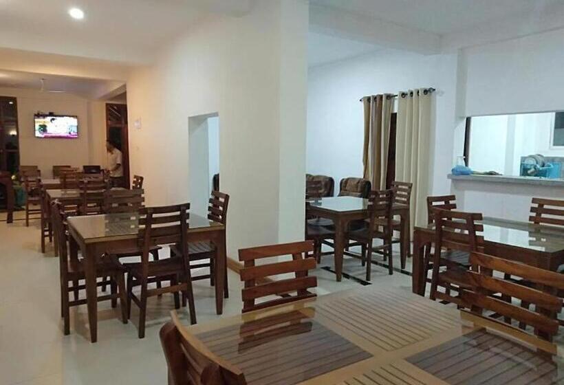 Pensão White Block Hotel & Resturant