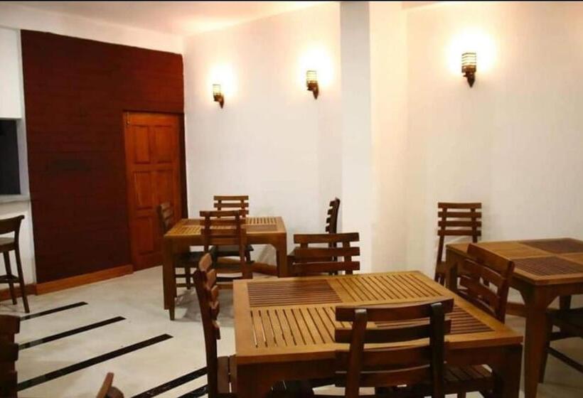 Pensão White Block Hotel & Resturant