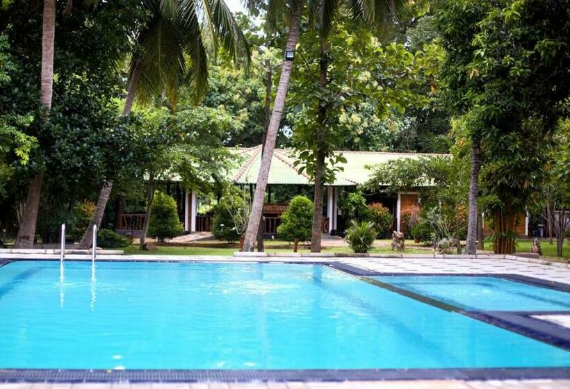 The Mastodon Valley Safari Resort