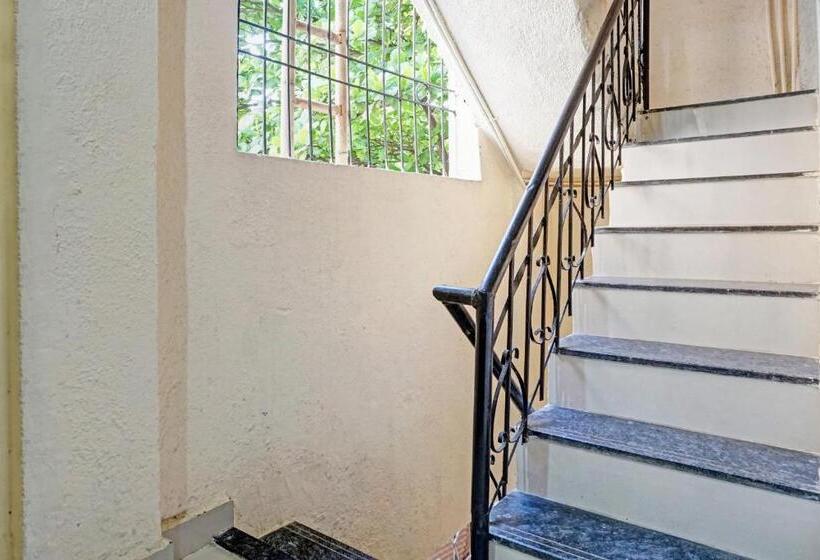 Hotelli Oyo Flagship 81055 Relaxe Lodge