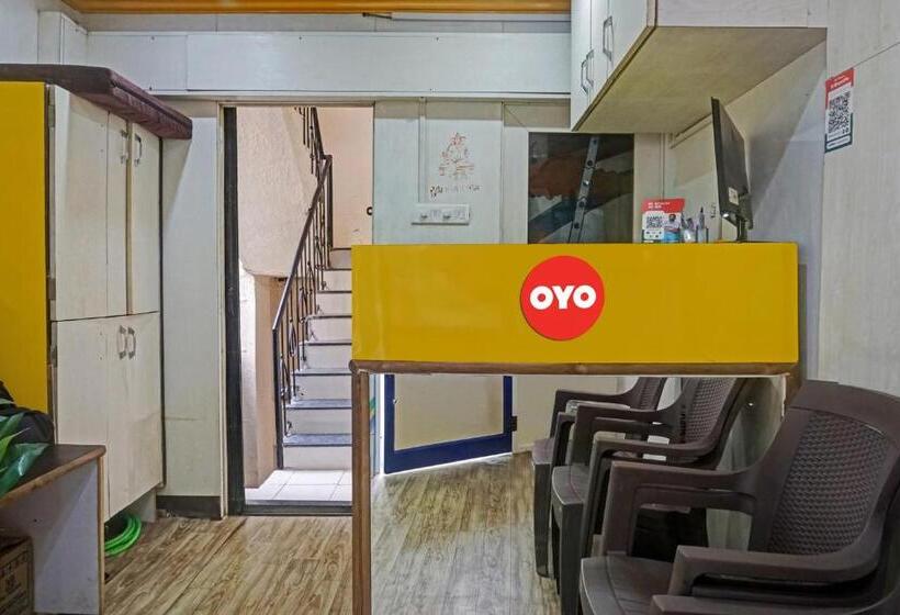 Hotelli Oyo Flagship 81055 Relaxe Lodge