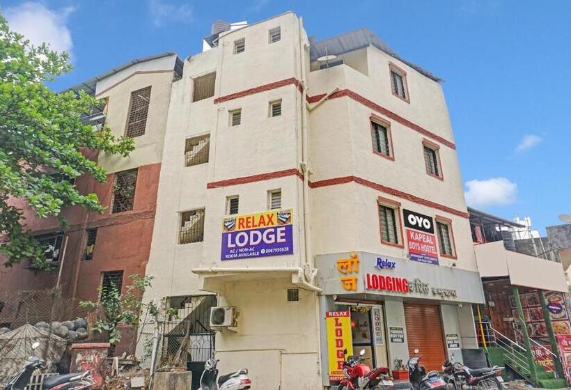 Hotelli Oyo Flagship 81055 Relaxe Lodge