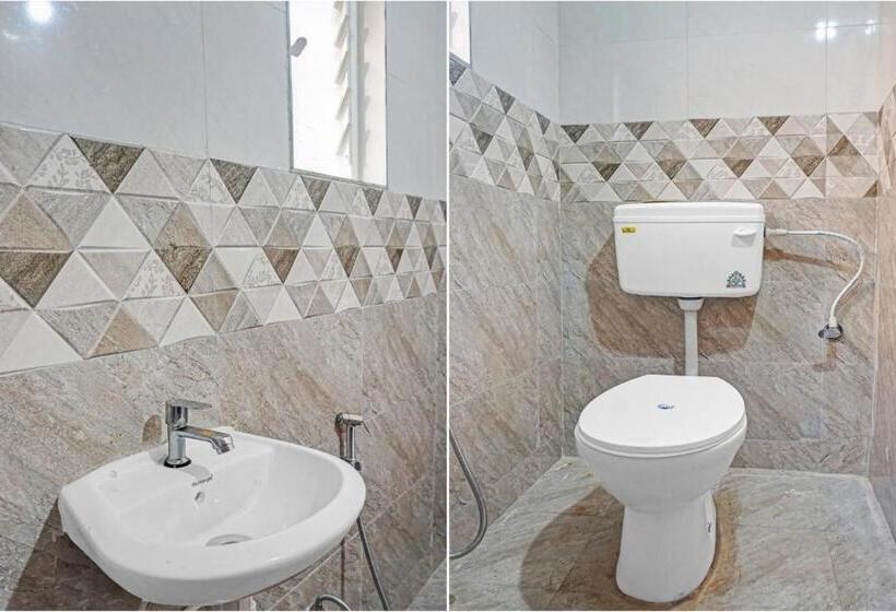 Hotelli Oyo Flagship 81055 Relaxe Lodge