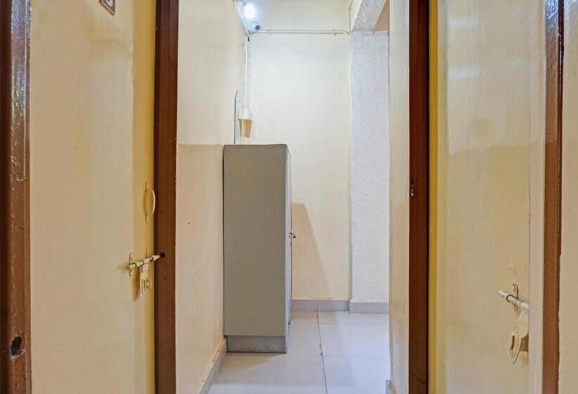 Hotelli Oyo Flagship 81055 Relaxe Lodge