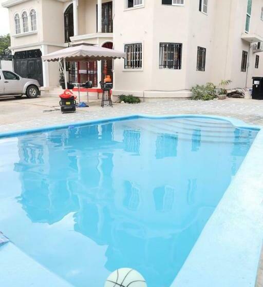 تختخواب و صبحانه Cercle Guest House Bar Resto 46