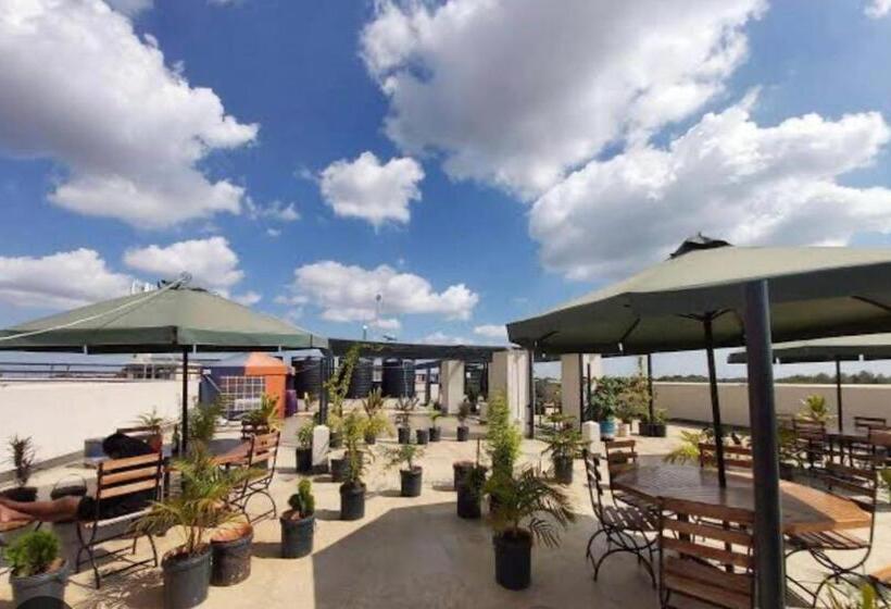 تختخواب و صبحانه Happy Go Lucky