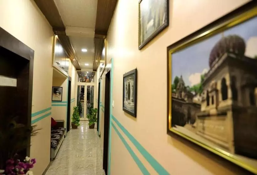 ホテル Mahishmati Palace