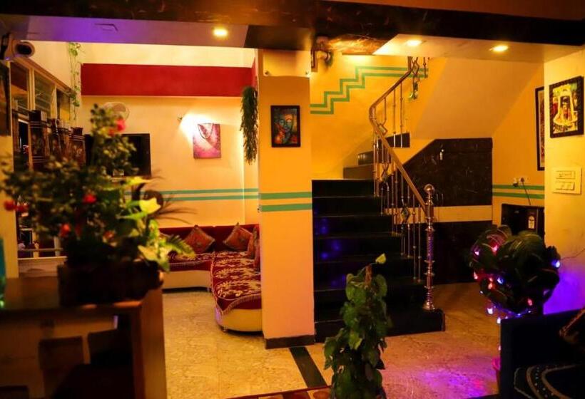 호텔 Mahishmati Palace