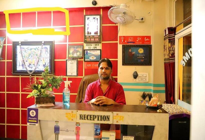 호텔 Mahishmati Palace