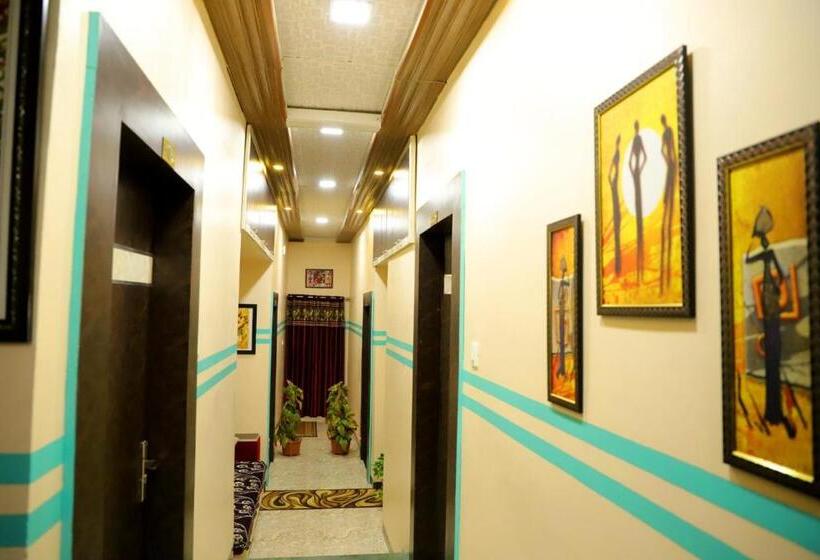 호텔 Mahishmati Palace