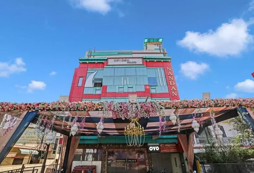 ホテル Oyo Flagship 81084 The Nandan Inn