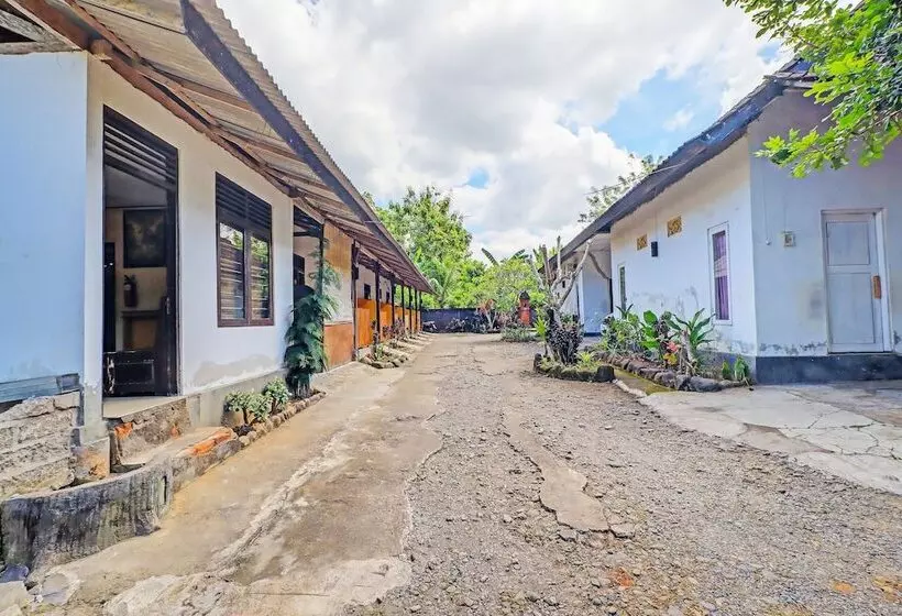 Hotelli Spot On 92404 Pondok Ai