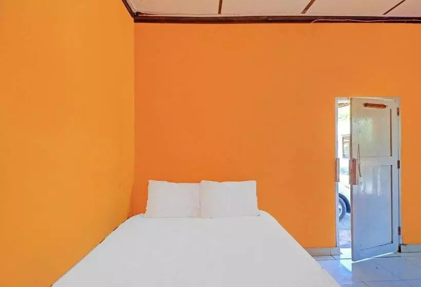 Hotelli Spot On 92404 Pondok Ai