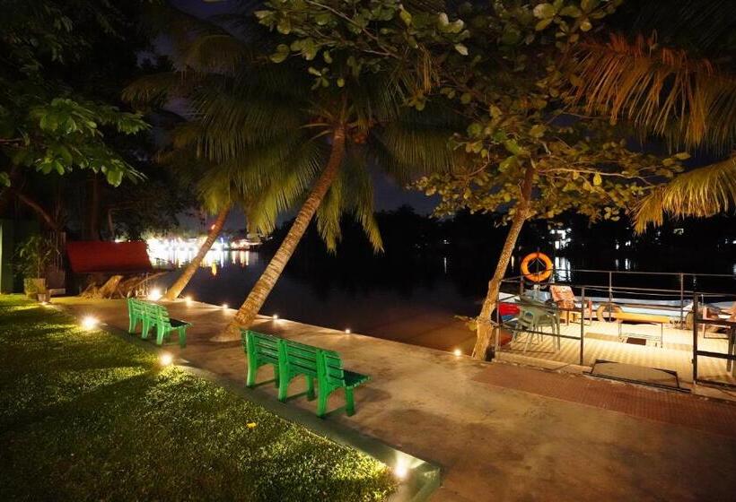 פנסיון River Inn   Fort