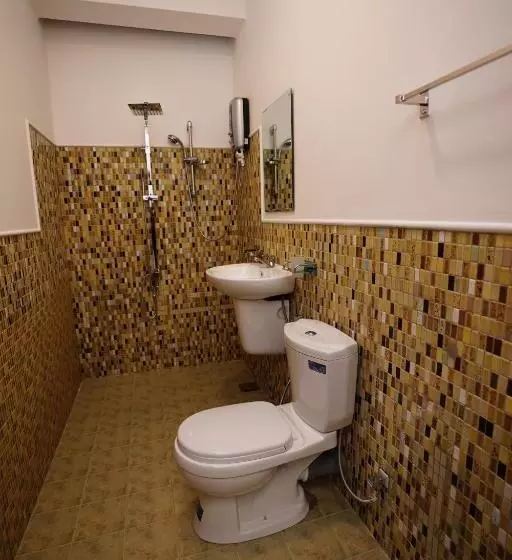 Majatalo River Inn   Fort